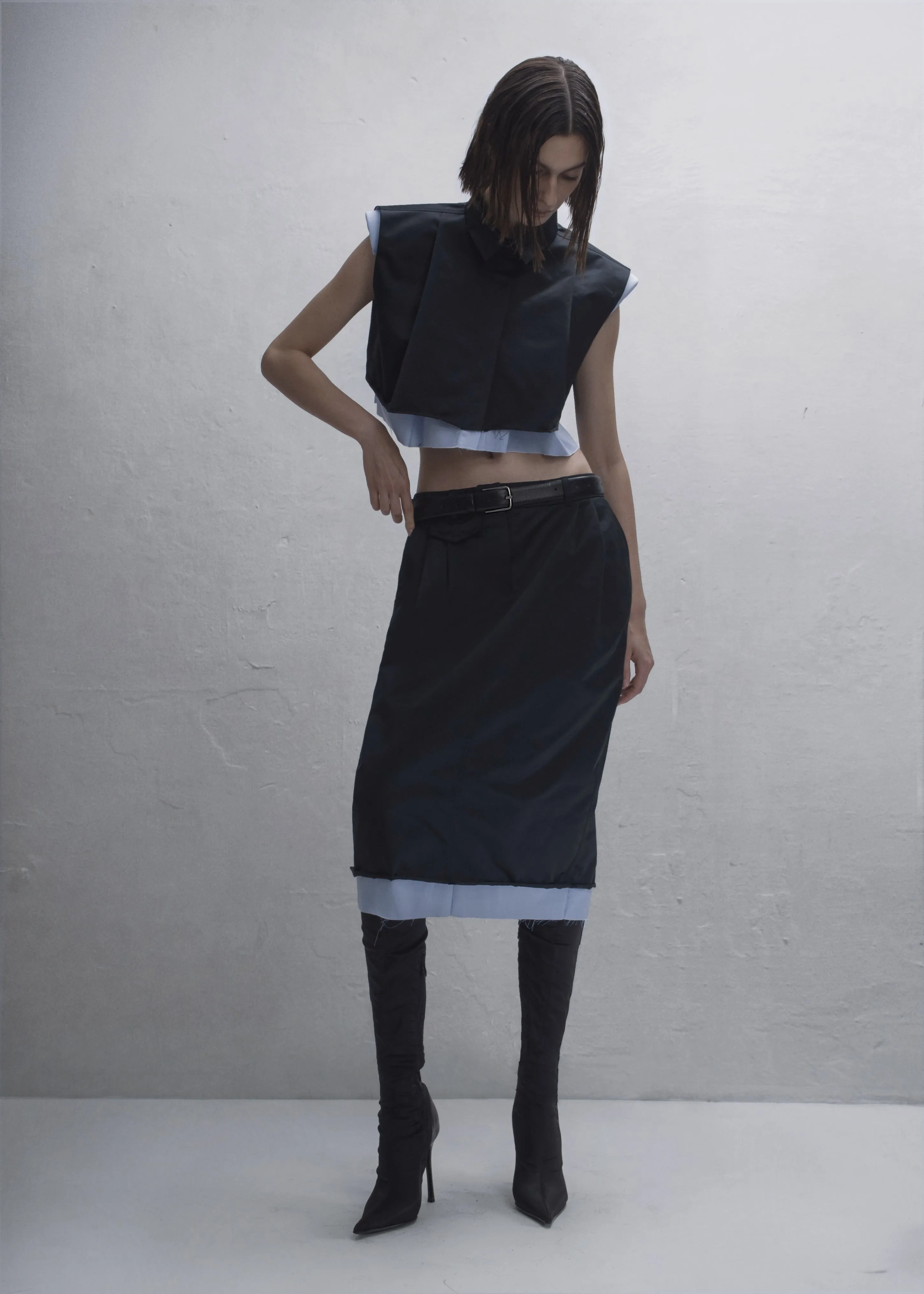 Pencil skirt with a visible cotton linen