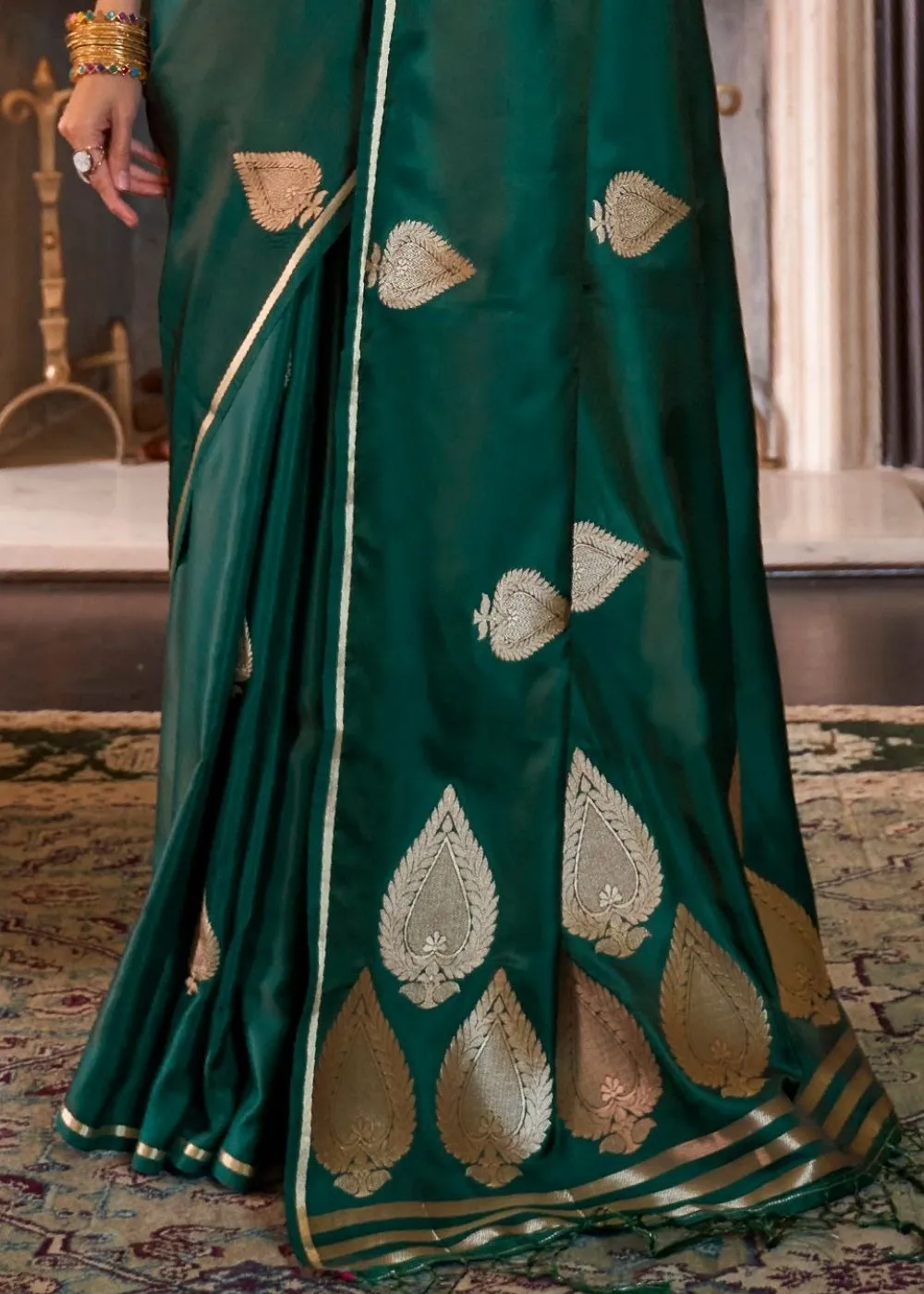 Sacramento Green Zari Butta Woven Banarasi Silk Saree : Top Pick