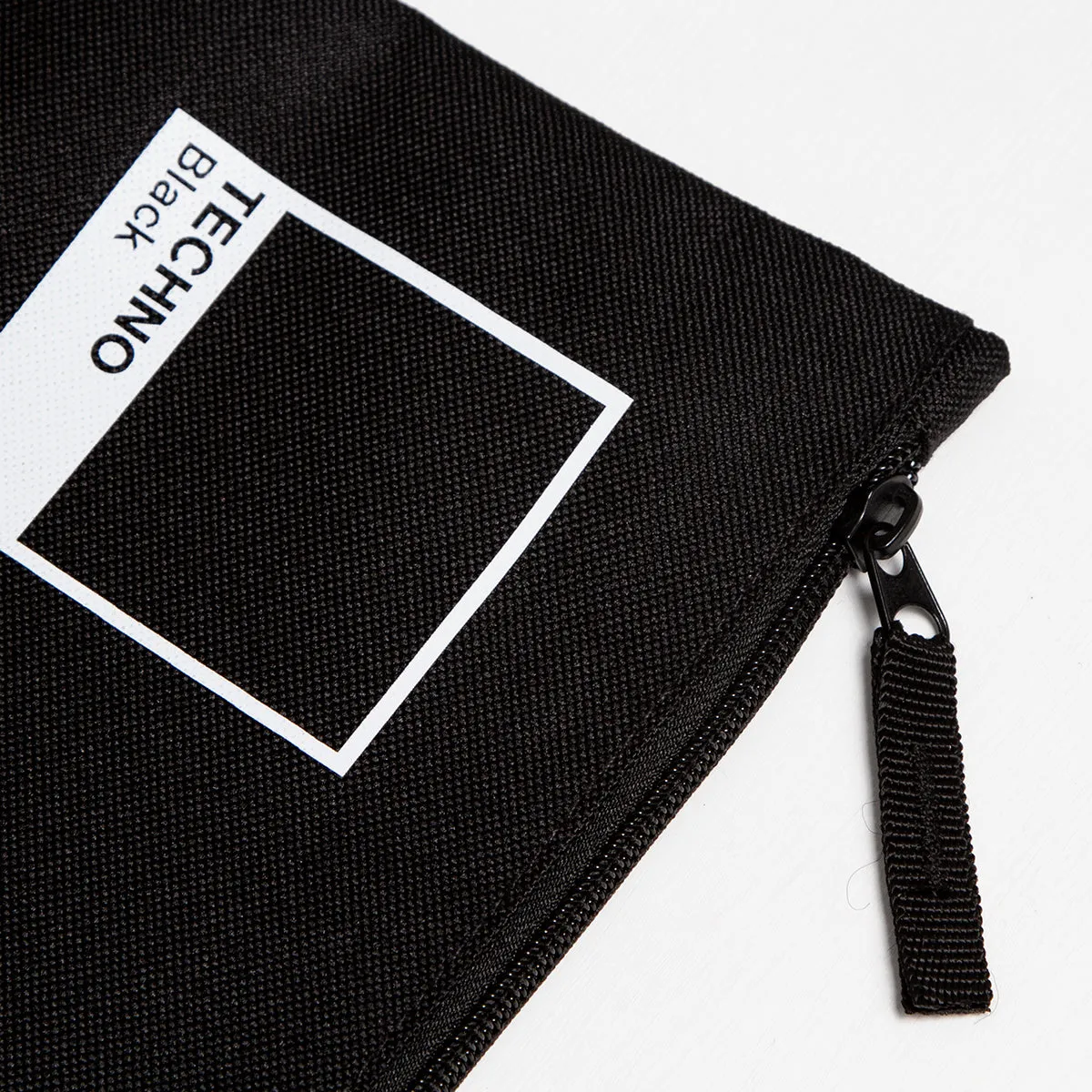 Techno Black - Pouch - Black