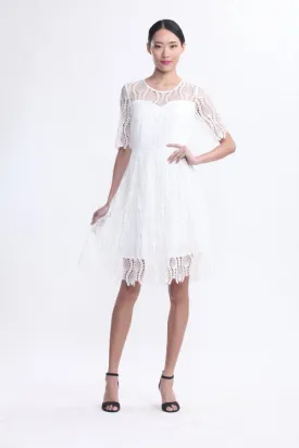 WHITE TWISTED PATTERN LACE GATHER SKIRT DRESS