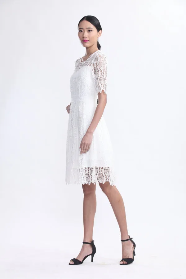 WHITE TWISTED PATTERN LACE GATHER SKIRT DRESS