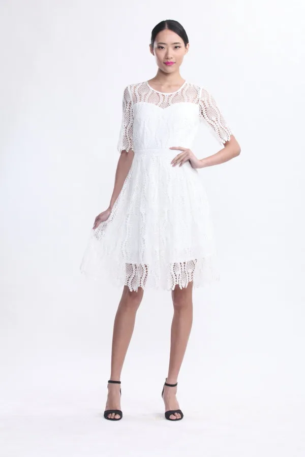 WHITE TWISTED PATTERN LACE GATHER SKIRT DRESS